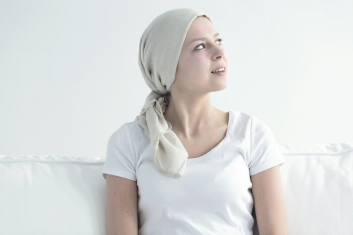 Las cinco señales silenciosas de cancer que se pueden manifestar en tus uñas, segun los medicos